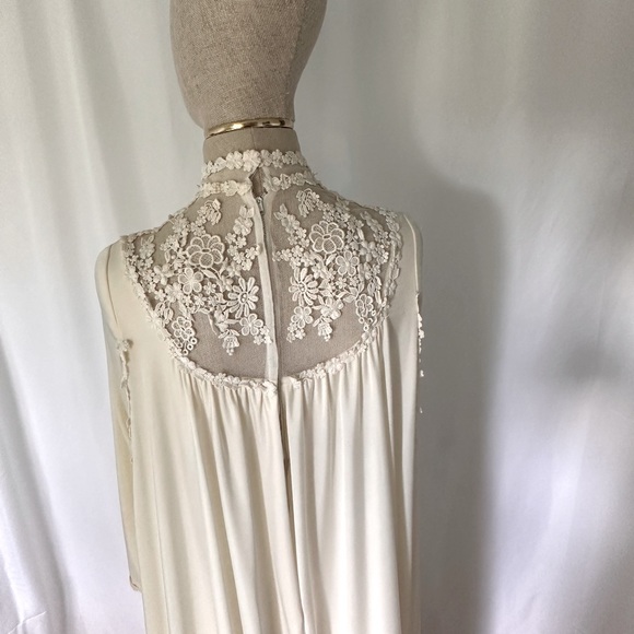Vintage 1970’s Lace Wedding Gown - Picture 6 of 10